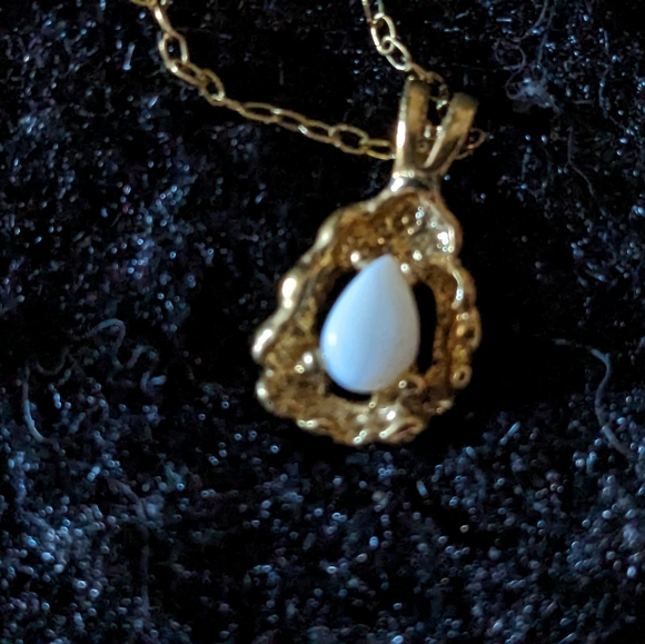Vintage Ronte Of Beverly Hills Opal In Gold Pendant Necklace Dainty Small - Picture 5 of 7